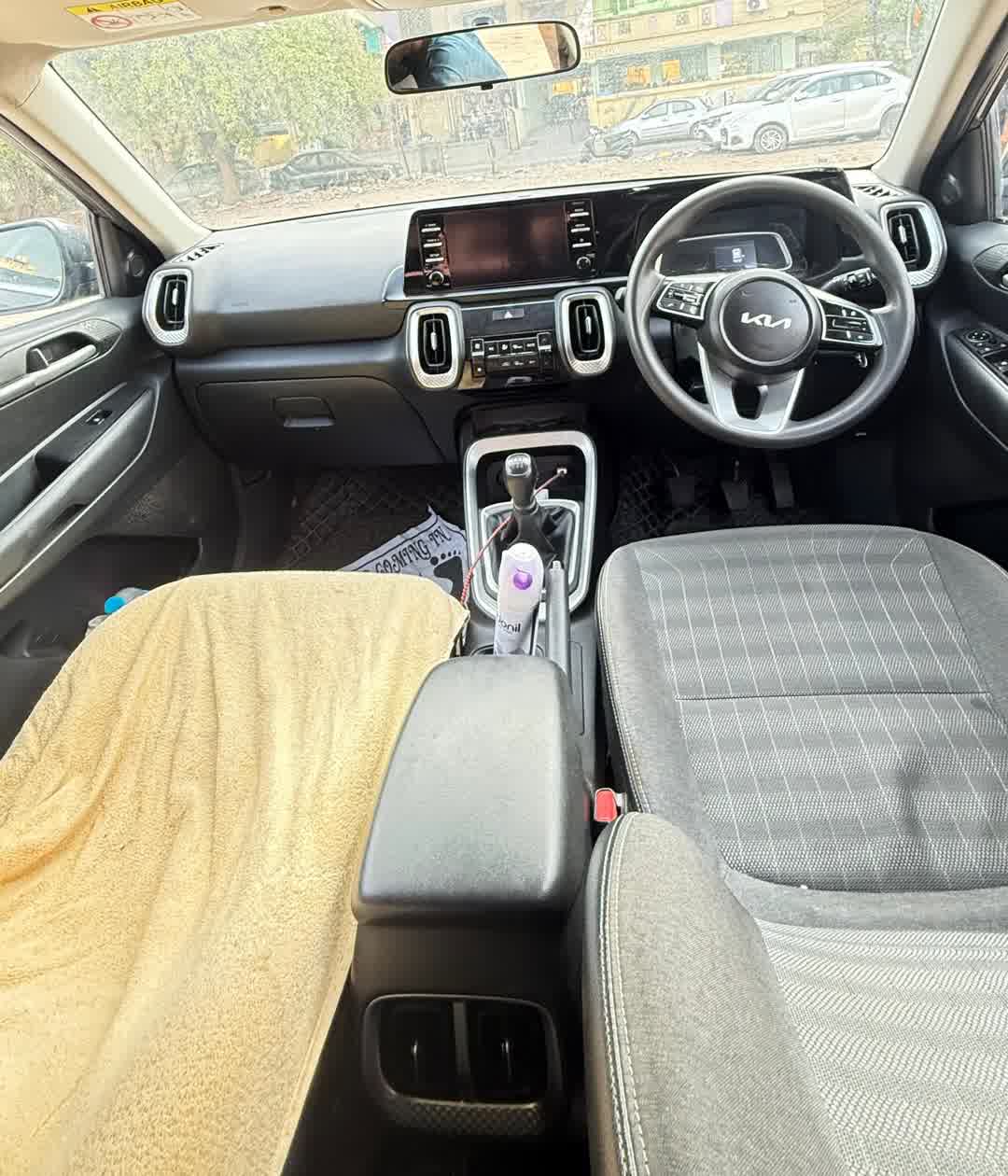 kia sonet view 2